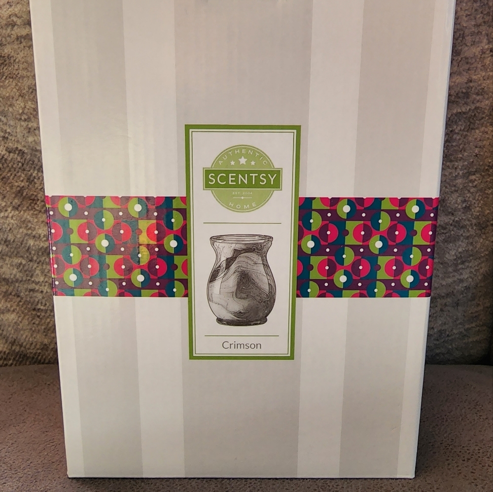 Scentsy Crimson warmer